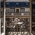 La Clef Louvre By The Crest Collection