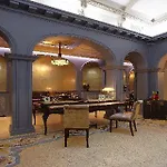 호텔 La Clef Louvre By The Crest Collection 5*