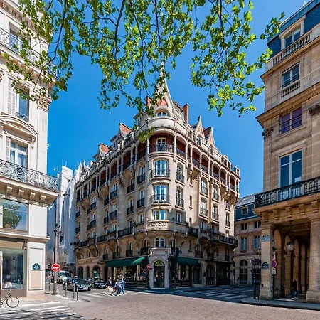 La Clef Louvre By The Crest Collection Hotel Paris