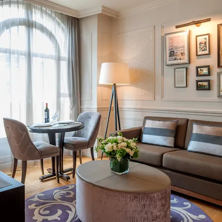 Hotel La Clef Louvre By The Crest Collection 5*