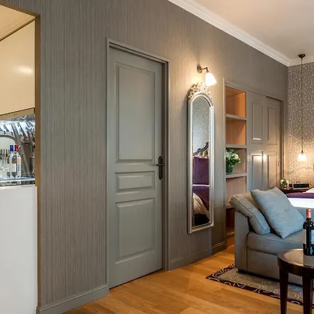 Hotel La Clef Louvre By The Crest Collection