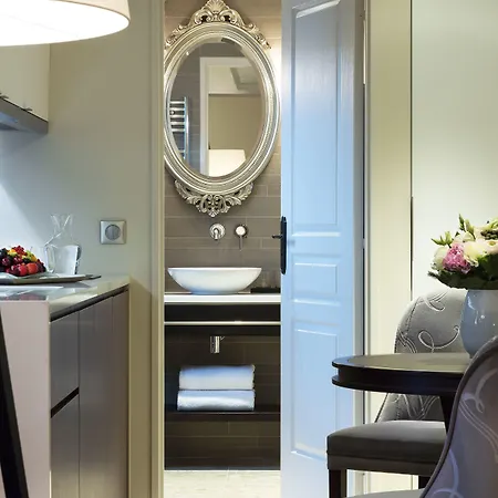 La Clef Louvre By The Crest Collection Hotel