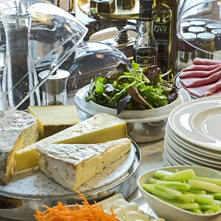 Hotel La Clef Louvre By The Crest Collection