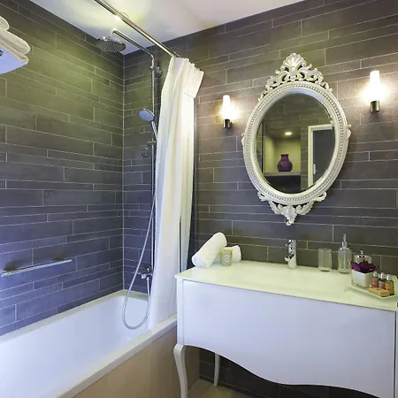 Hotel La Clef Louvre By The Crest Collection Paris