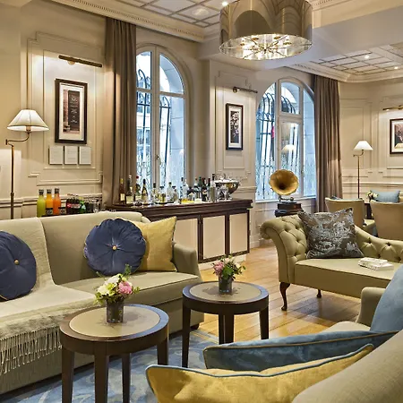 Hotel La Clef Louvre By The Crest Collection