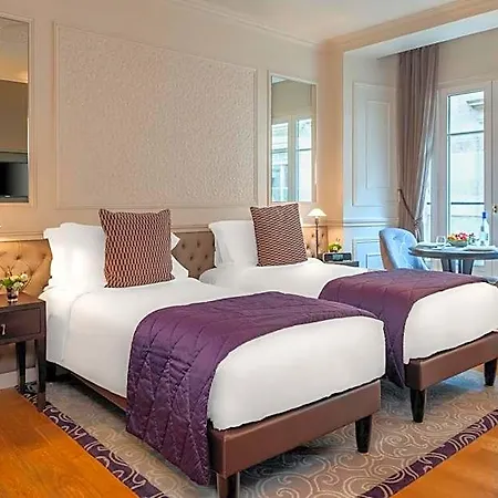 Отель La Clef Louvre By The Crest Collection 5*