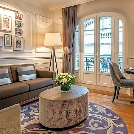 La Clef Louvre By The Crest Collection Париж