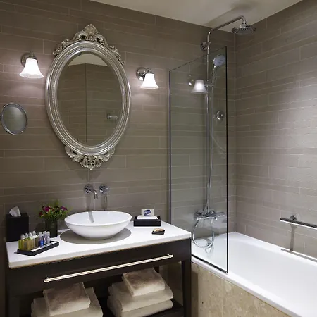 La Clef Louvre By The Crest Collection Hotel Paris