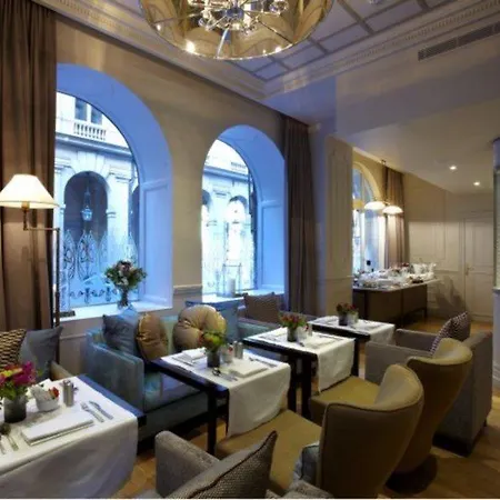 Hotel La Clef Louvre By The Crest Collection París