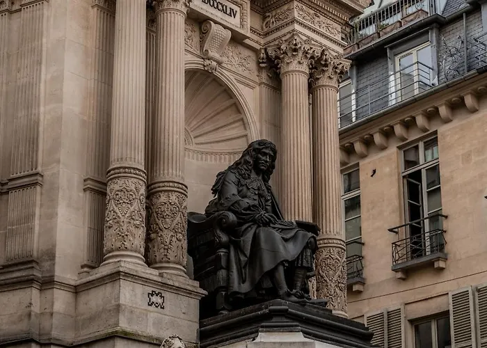 La Clef Louvre By The Crest Collection