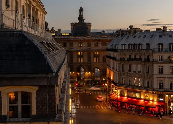 La Clef Louvre By The Crest Collection