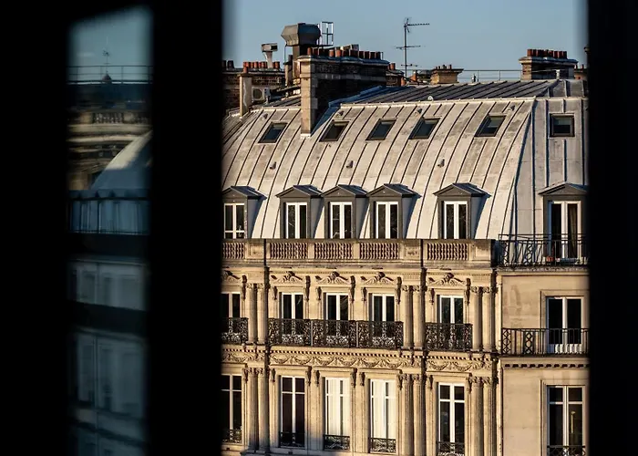 La Clef Louvre By The Crest Collection Paris