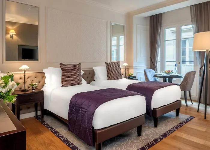 La Clef Louvre By The Crest Collection Paris