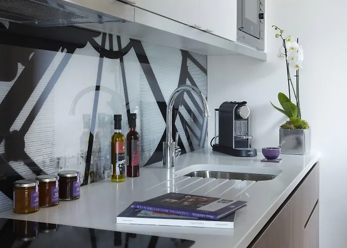 La Clef Louvre By The Crest Collection Paris