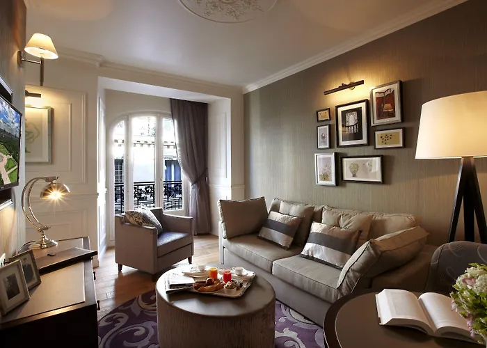 La Clef Louvre By The Crest Collection Paris