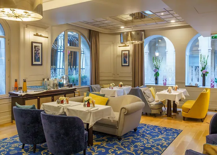 La Clef Louvre By The Crest Collection Paris