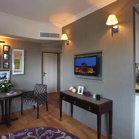 La Clef Louvre By The Crest Collection Hotel Paris